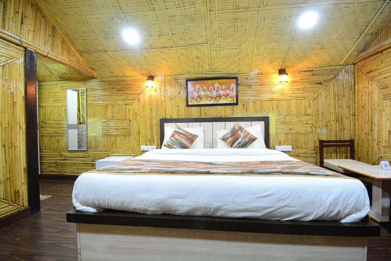 Hotel Bamboo Castle Jaipur Exteriör bild