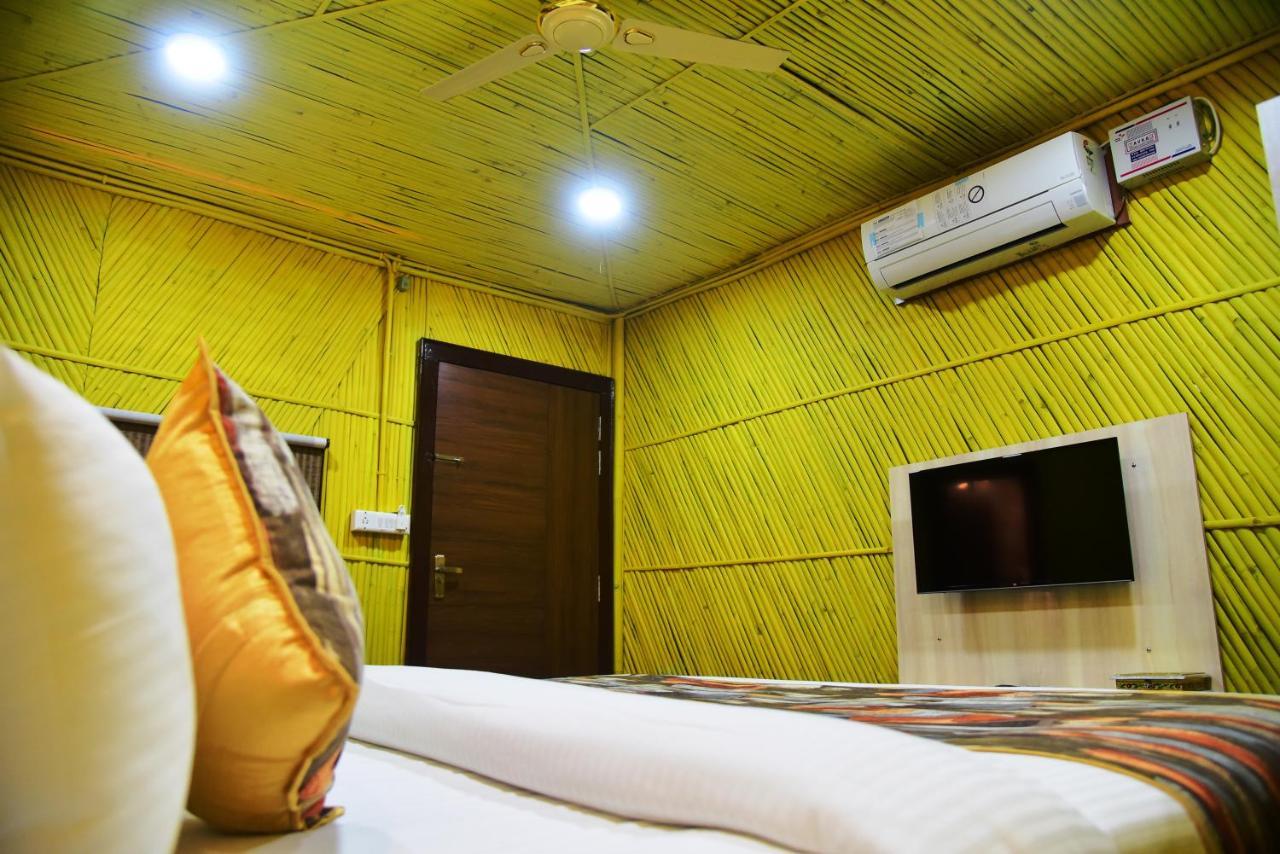 Hotel Bamboo Castle Jaipur Exteriör bild
